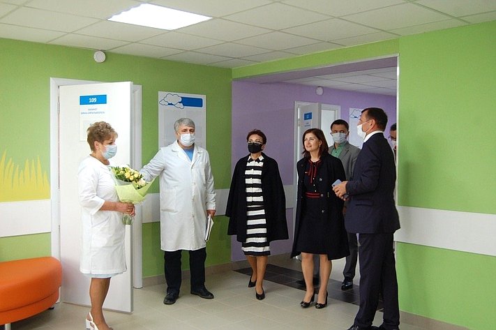 Татьяна Кусайко приняла участие в церемонии открытия новой детской поликлиники в посёлке Мурмаши Кольского района
