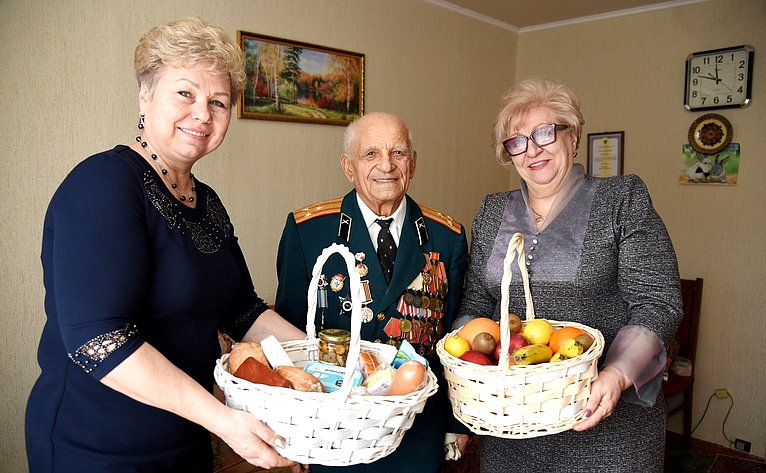 Ольга Бас навестила в Луганской Народной Республике ветерана Великой Отечественной войны