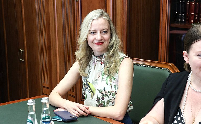 В Совете Федерации состоялась встреча Председателя Совета Евразийского женского форума Галины Кареловой с авторами социальных проектов и победителями премии #МЫВМЕСТЕ-2023