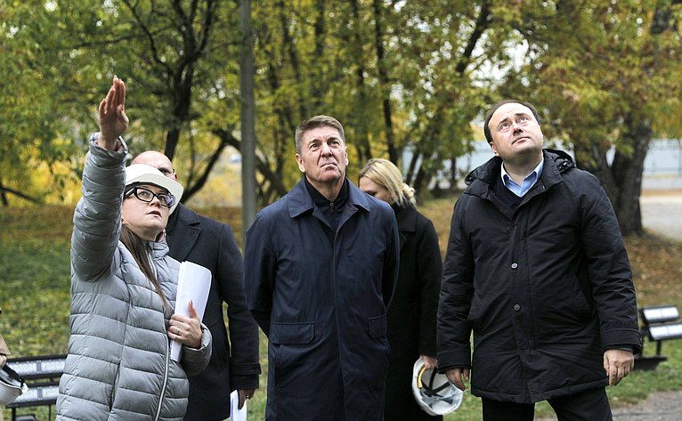 Сенаторы осмотрели площадки, отведенные под реализацию проектов комплексного развития территории и Церковь Иоанна Предтечи в Толчкове