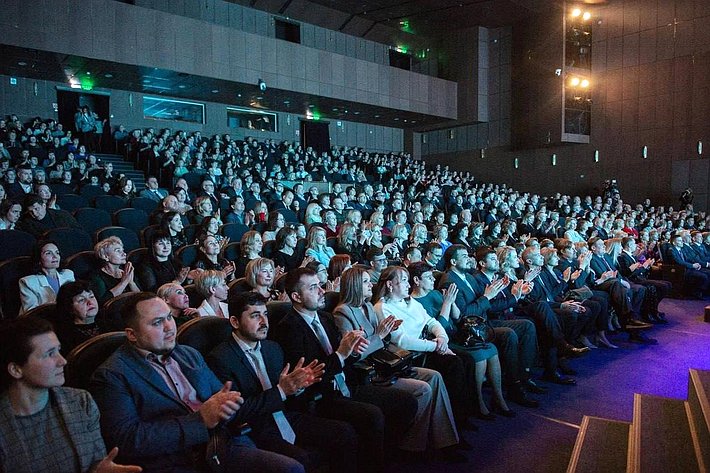 Николай Владимиров вручил благодарности работникам Федерального центра травматологии, ортопедии и эндопротезирования в г. Чебоксары
