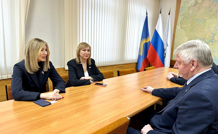 Татьяна Сахарова в рамках работы в регионе провела совещание с руководством Ловозерского ГОКа Горнорудного дивизиона госкорпорации «Росатом»