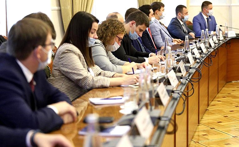 Александр Варфоломеев и Владимир Бекетов приняли участие во встрече представителей Палаты молодых законодателей при Совете Федерации с парламентариями Кубани