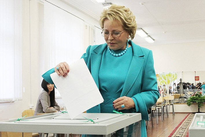 В. Матвиенко проголосовала в Санкт-Петербурге