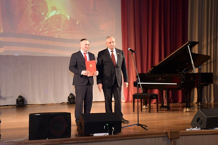 Сергей Митин принял участие в торжественном собрании, посвященном 78-й годовщине освобождения Новгорода от немецко-фашистских захватчиков