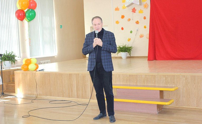 Александр Башкин, в рамках региональной недели, принял участие в заключительном мероприятии, посвященном Дням пожилого человека