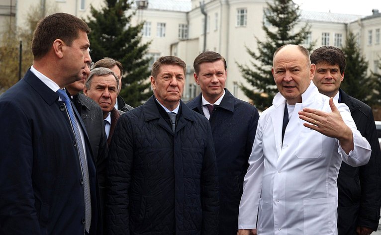 Сенаторы посетили строительство стационара Иркутской областной детской клинической больницы