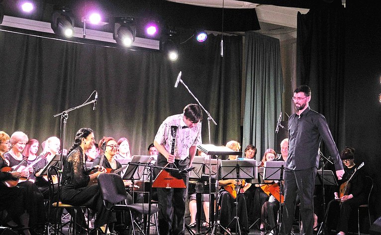 Сергей Цеков поздравил оркестр русских народных инструментов имени Г. Шендерёва с 10-летним юбилеем
