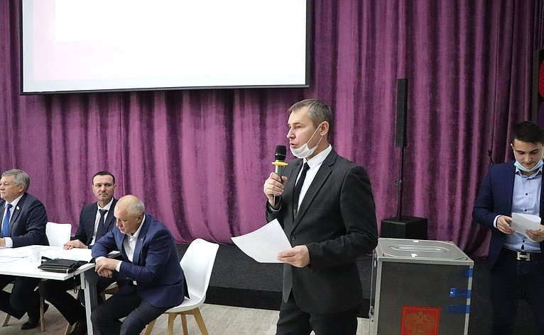 Сергей Михайлов принял участие в работе внеочередной конференции региональной Федерации футбола