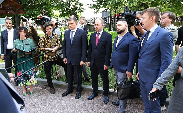 Николай Журавлев принял участие в открытии фотовыставки Российского экспортного центра «Экспорт во имя Победы»