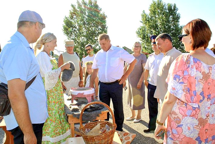 Сергей Горняков и Николай Семисотов приняли участие в фестивале традиционной казачьей культуры «Золотой щит – казачий Спас»