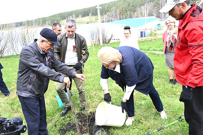 Лилия Гумерова в преддверии празднования 80-летия Великой Победы приняла участие в мероприятиях в Учалинском районе