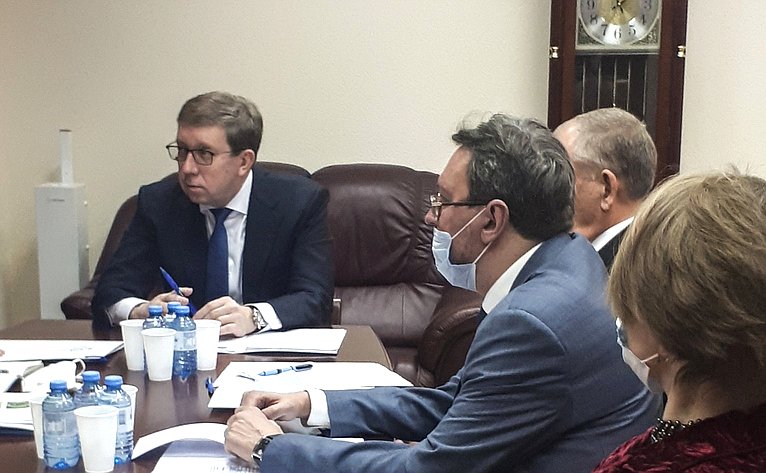 А. Майоров провел встречу по вопросу выработки мер по борьбе с контрафактной продукцией на рынке бутилированной минеральной воды