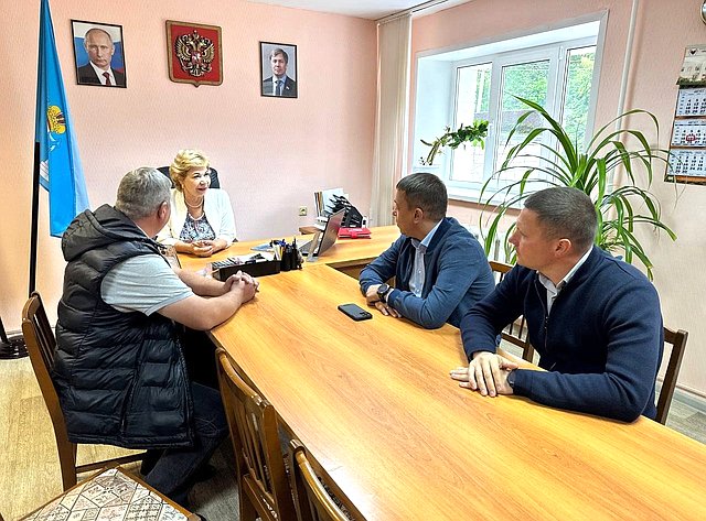 Айрат Гибатдинов проверил ход ремонта социальных объектов Ульяновского района
