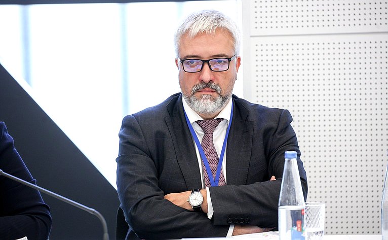 X Парламентский форум «Историко-культурное наследие России». Секция 3 «Сохранение и продвижение культурных и духовных ценностей Российской Федерации в контексте глобальных вызовов»