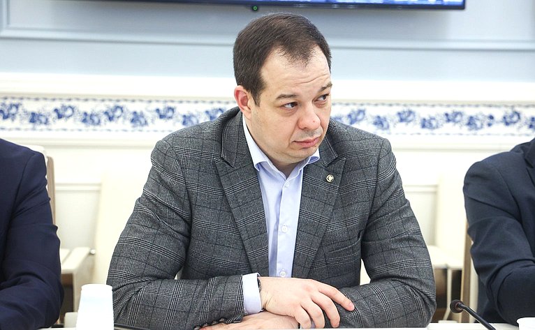 Круглый стол на тему «Обеспечение востребованности молодых специалистов, прошедших обучение по договорам о целевом обучении»