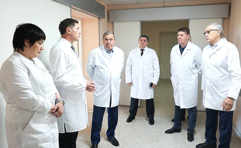 В ходе поездки сенаторы РФ осмотрели важный объект здравоохранения — областной кардиологический диспансер