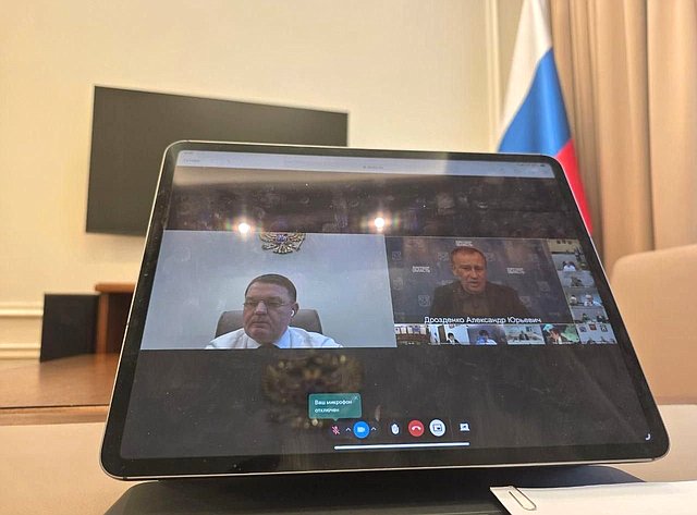 Сергей Перминов подключился к аппаратному ВКС-совещанию в Ленинградской области