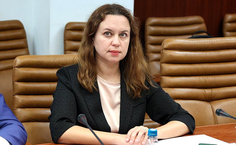 Совещание Комитета Совета Федерации по федеративному устройству, региональной политике, МСУ и делам Севера на тему «Совершенствование преференциальных режимов ДФО и Арктики для развития транспортно-логистической отрасли»