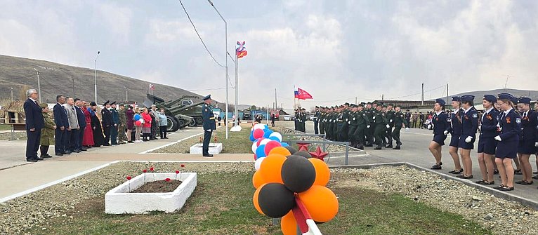 Баир Жамсуев принял участие в торжественных мероприятиях, посвященных 80-ой годовщине Великой Победы, в Могойтуйском муниципальном округе