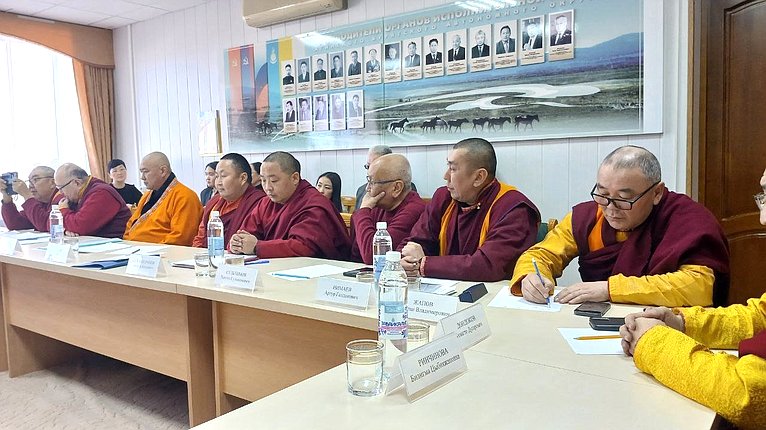 Баир Жамсуев в ходе рабочей поездки в регион принял участие в совещании по проведению юбилейных мероприятий ряда буддийских дацанов в Агинском Бурятском округе