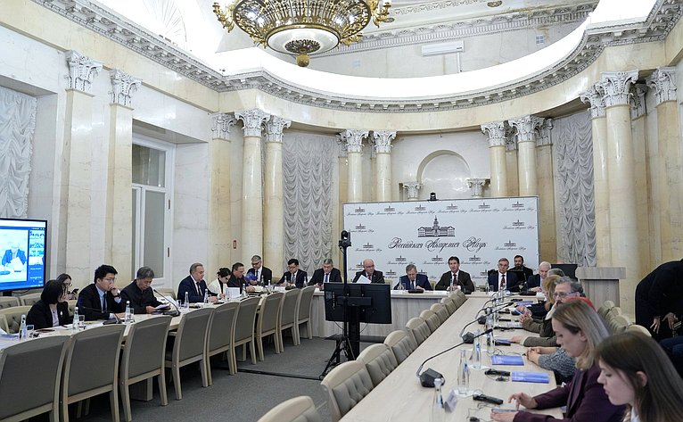 Председатель Комитета Совета Федерации по международным делам Григорий Карасин принял участие в международном круглом столе «К 80-летию Победы в Великой Отечественной войне»