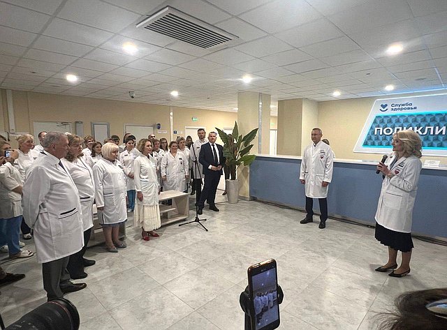 Анатолий Артамонов принял участие в открытии новой детско-взрослой поликлиники в Калуге