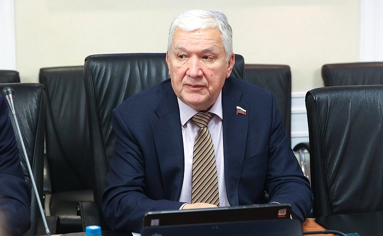 Михаил Белоусов