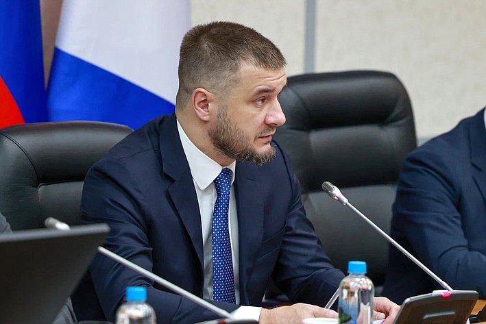 Александр Ролик и Виталий Алтабаев провели расширенное совещание «Перспективы развития малого и среднего предпринимательства на Дальнем Востоке и в Арктике, в том числе в рамках режима Свободный порт Владивосток (СПВ)»