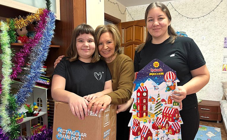 Марина Сидухина поздравила двух девочек из Самарской области в рамках Всероссийской акции «Елка желаний»