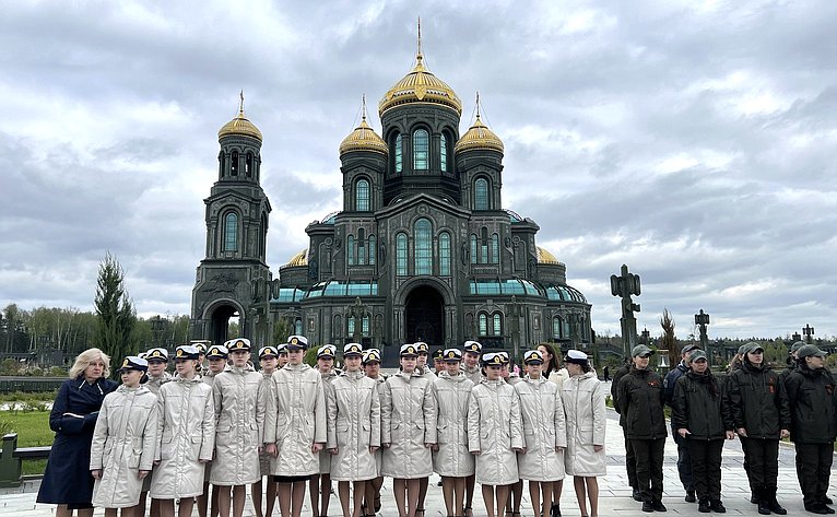 Открытие монумента, посвящённого героизму женщин в годы Великой Отечественной войны