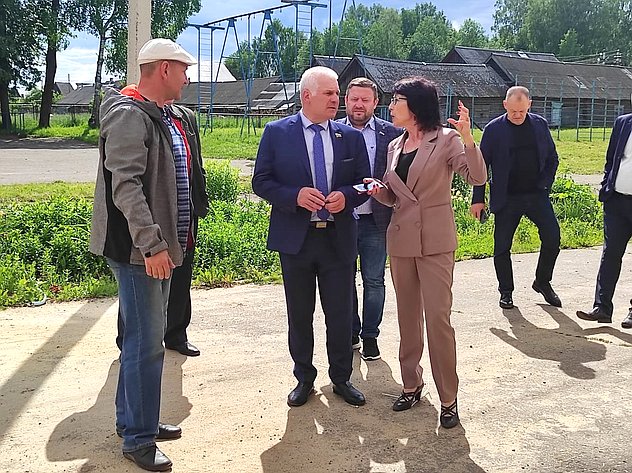 Сергей Мартынов оценил ход капитального ремонта в школах Параньгинского района