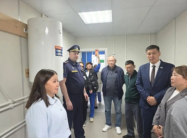 Сахамин Афанасьев посетил молодежные пространства Якутии