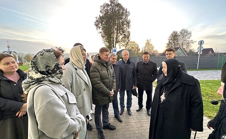 Сенаторы осмотрели площадки, отведенные под реализацию проектов комплексного развития территории и Церковь Иоанна Предтечи в Толчкове