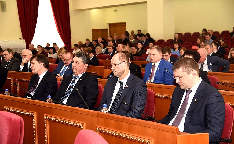 Владимир Лакунин принял участие в заседании Законодательного Собрания региона