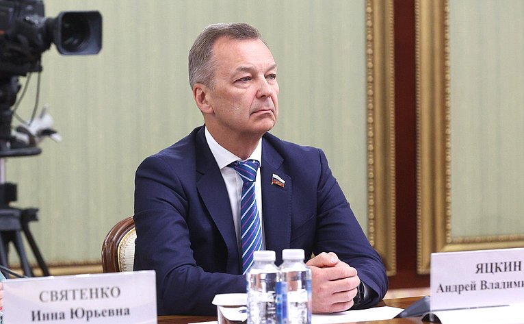 Андрей Яцкин