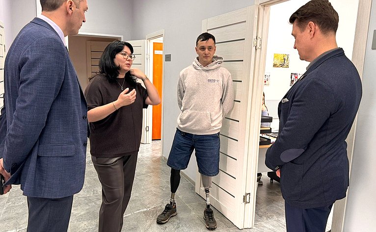 Олег Голов в Уфе посетил протезно-ортопедические центры