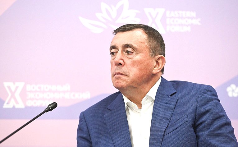 Сессия «Национальная модель: улучшение делового климата России и инвестиционное развитие регионов Дальнего Востока». X Восточный экономический форум