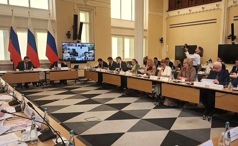 Лилия Гумерова приняла участие в заседании межведомственной рабочей группы по повышению эффективности мероприятий по сохранению находящихся в неудовлетворительном состоянии объектов культурного наследия (памятников истории и культуры) народов РФ