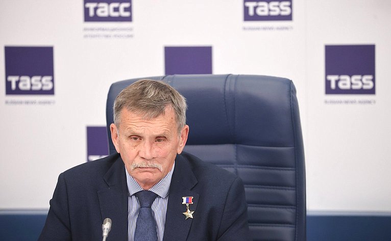 Константин Косачев принял участие в пресс-конференции, посвященной старту проекта «Рыцари детства» (фото ТАСС)