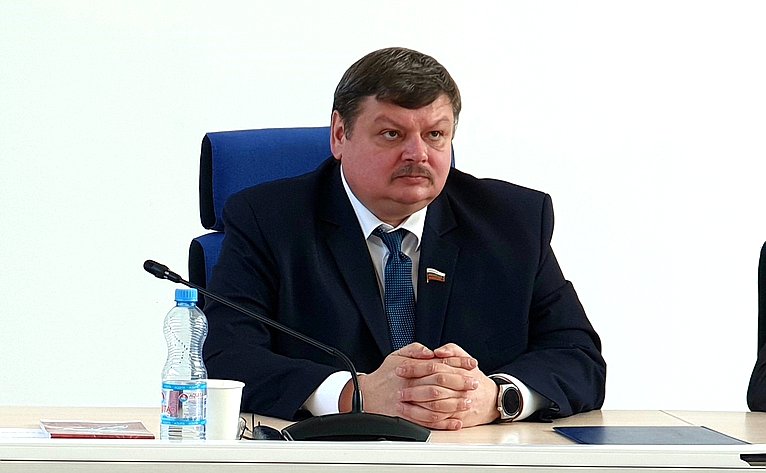 Сергей Колбин принял участие в круглом столе, посвященном Дню воссоединения Севастополя и Крыма с Россией