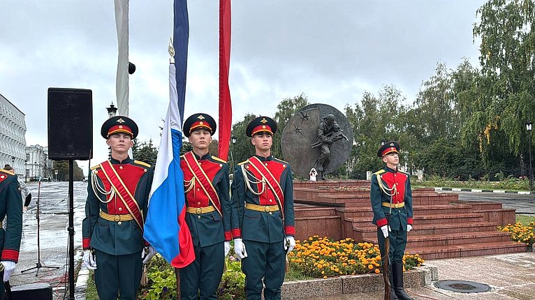 Айрат Гибатдинов почтил память жертв теракта в Беслане