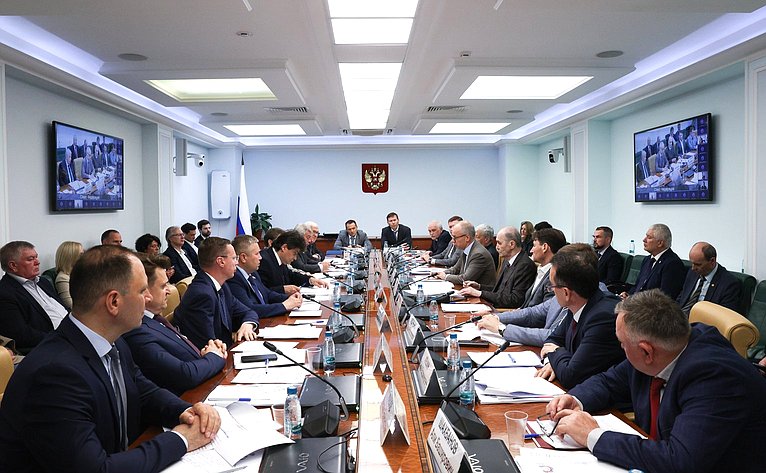 Совещание Комитета СФ по федеративному устройству, региональной политике, МСУ и делам Севера «Совершенствование системы саморегулирования в строительной отрасли»