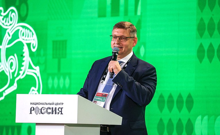 Стратегическая сессия «Российское село: настоящее и будущее». Второй Форум тружеников села