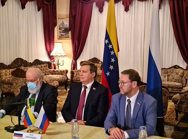 Константин Косачев возглавил делегацию Совета Федерации по наблюдению за выборным процессом в Венесуэле