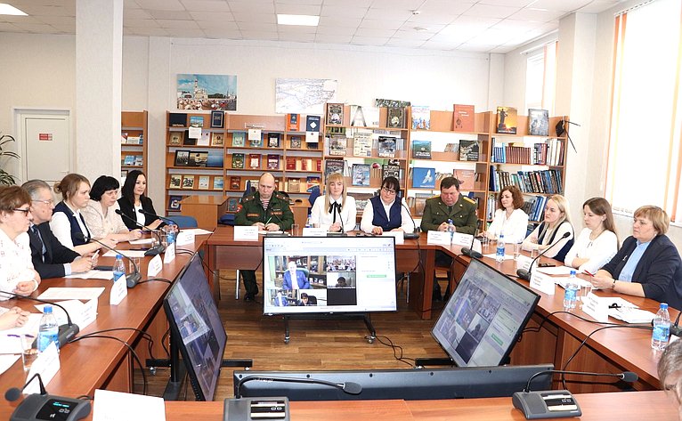 Заместитель Председателя СФ Юрий Воробьев провел онлайн встречу с преподавателями и кадетами Образовательного центра «Корабелы Прионежья»