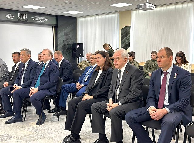 В рамках выездного заседания Комитета СФ по обороне и безопасности сенаторы посетили Центр военно-спортивной подготовки ВОИН