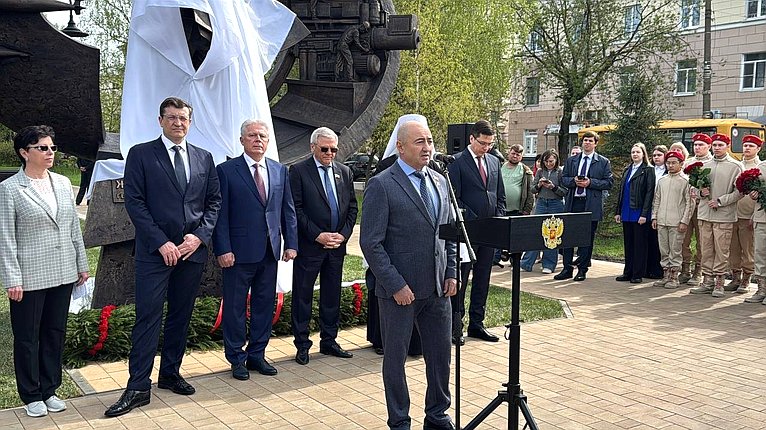 Александр Вайнберг принял участие в открытии памятника нижегородскому кораблестроителю Николаю Сергеевичу Жаркову