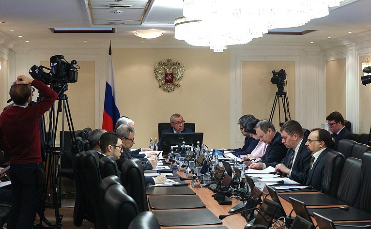 Расширенное рабочее совещание Комиссии СФ по защите государственного суверенитета и предотвращению вмешательства во внутренние дела РФ