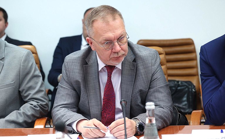 Заседание секции «Цифровая трансформация транспорта» на тему «Электронный документооборот между федеральными органами власти и участниками перевозочного процесса»